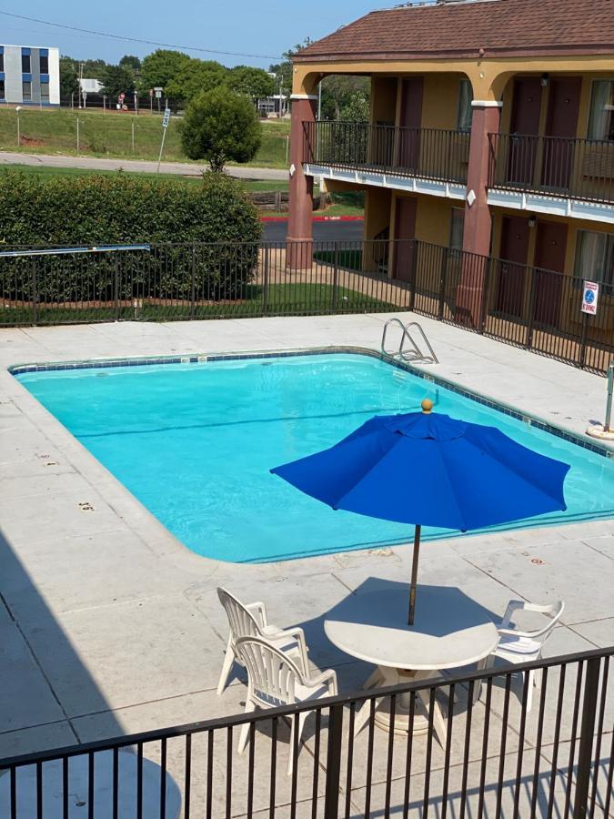 Super 8 By Wyndham Midwest City Ok Esterno foto