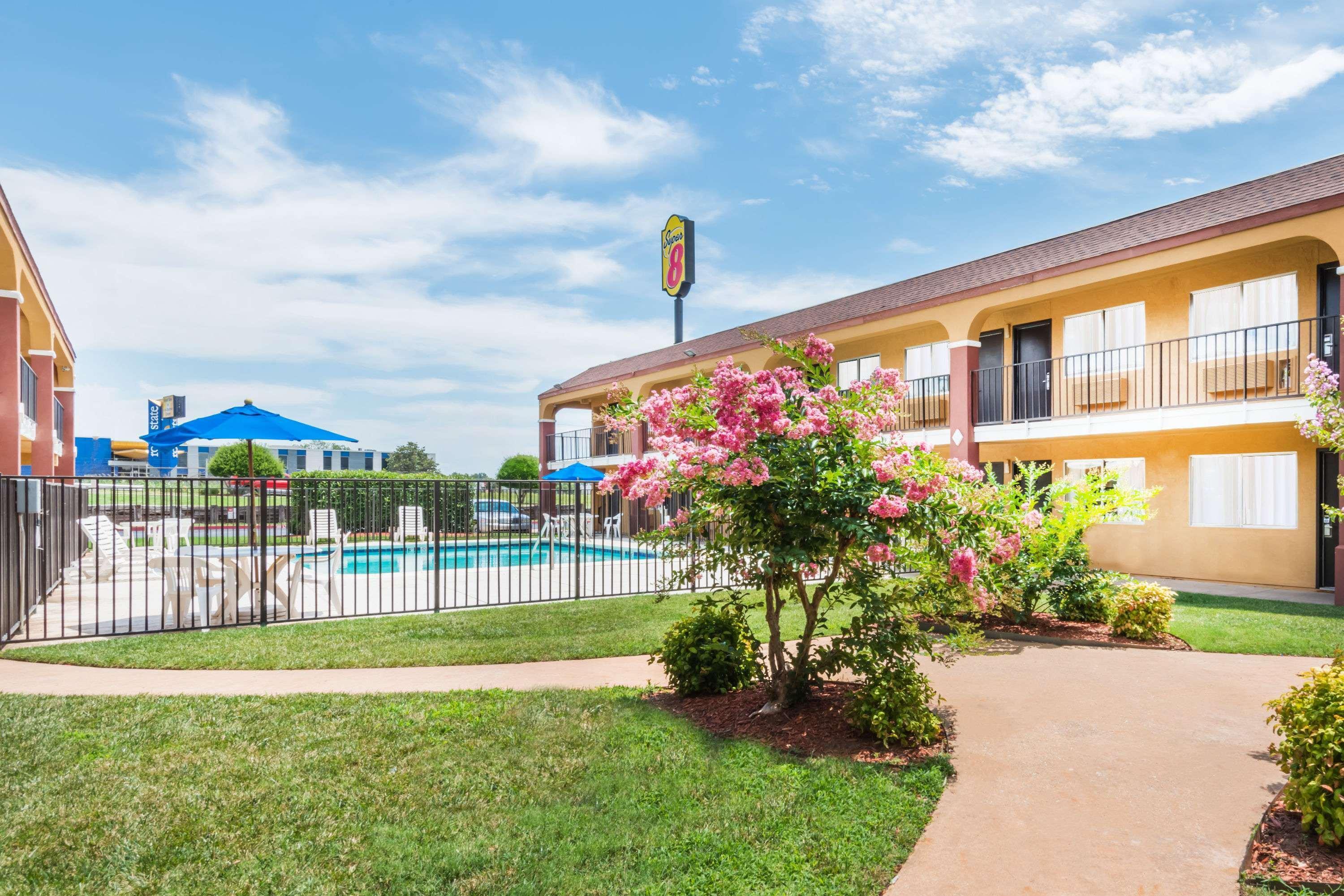 Super 8 By Wyndham Midwest City Ok Esterno foto