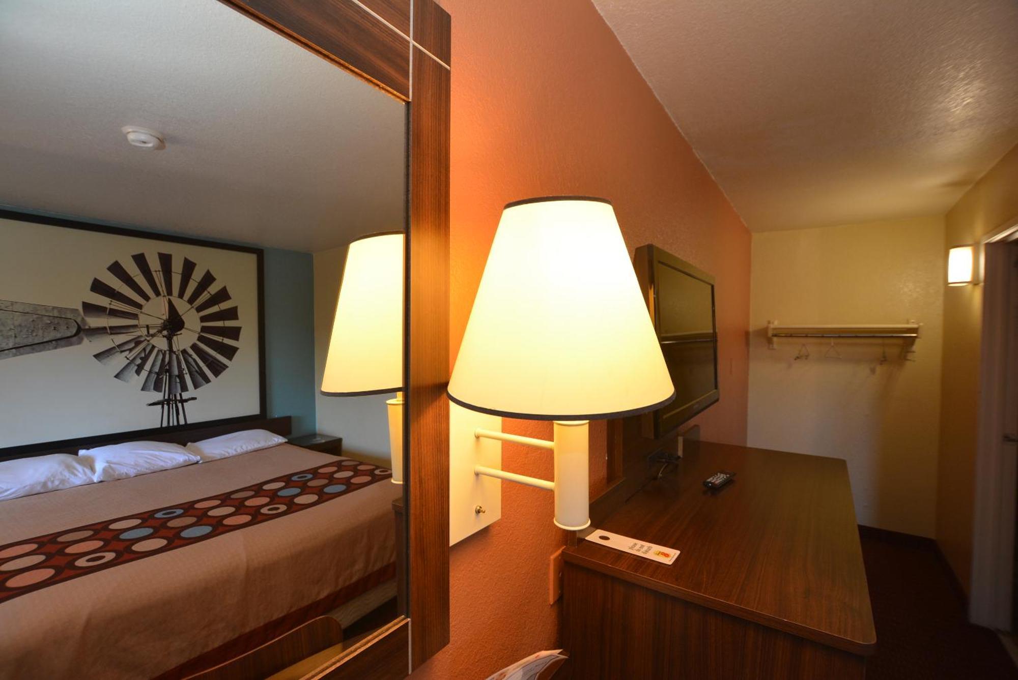 Super 8 By Wyndham Midwest City Ok Camera foto