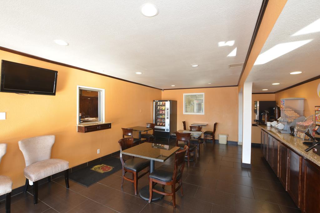 Super 8 By Wyndham Midwest City Ok Esterno foto